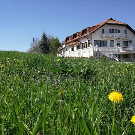 Kavana I Sobe Monika Hotel Grabrovnik Ngoại thất bức ảnh