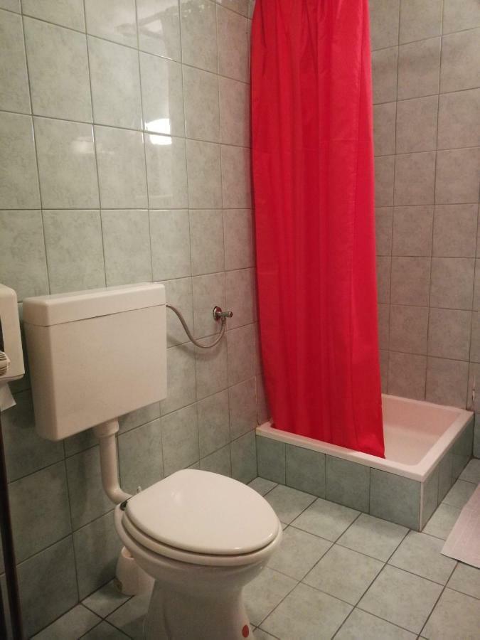 Kavana I Sobe Monika Hotel Grabrovnik Ngoại thất bức ảnh