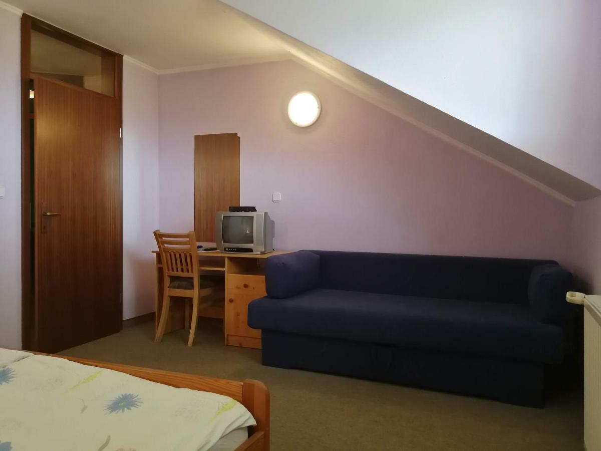 Kavana I Sobe Monika Hotel Grabrovnik Ngoại thất bức ảnh